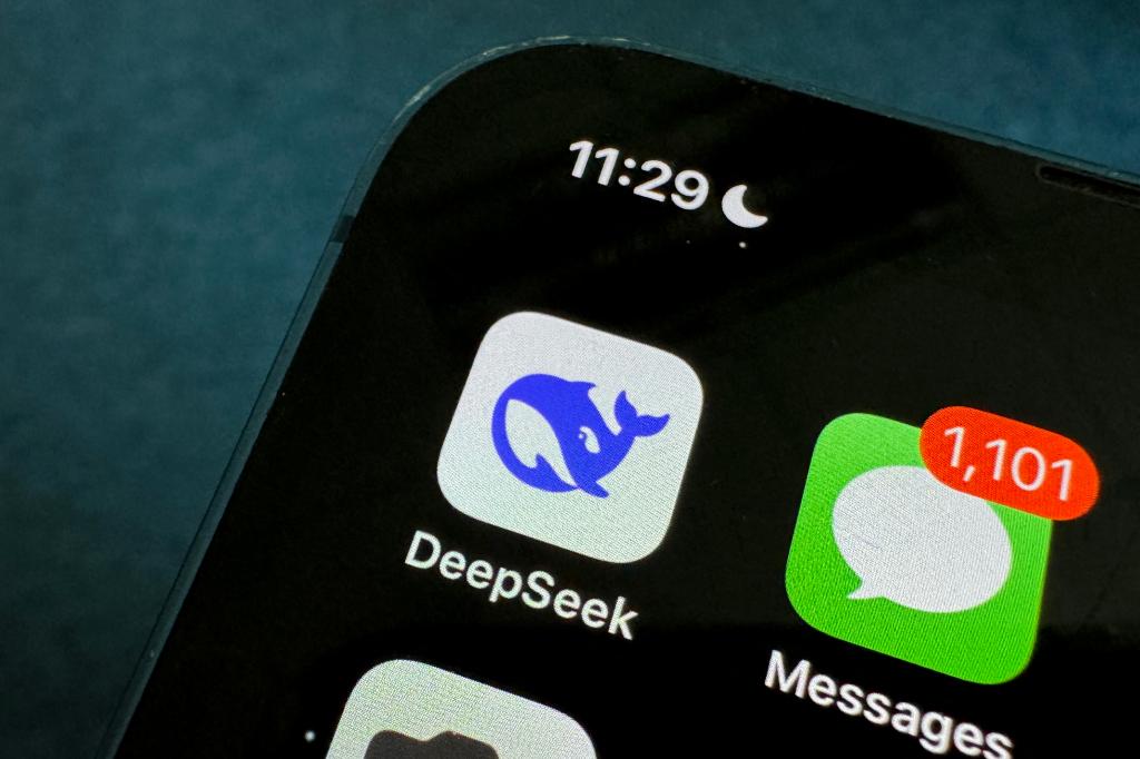 Deepseek is hit by interruptions while users flock to AI Chinese Startup