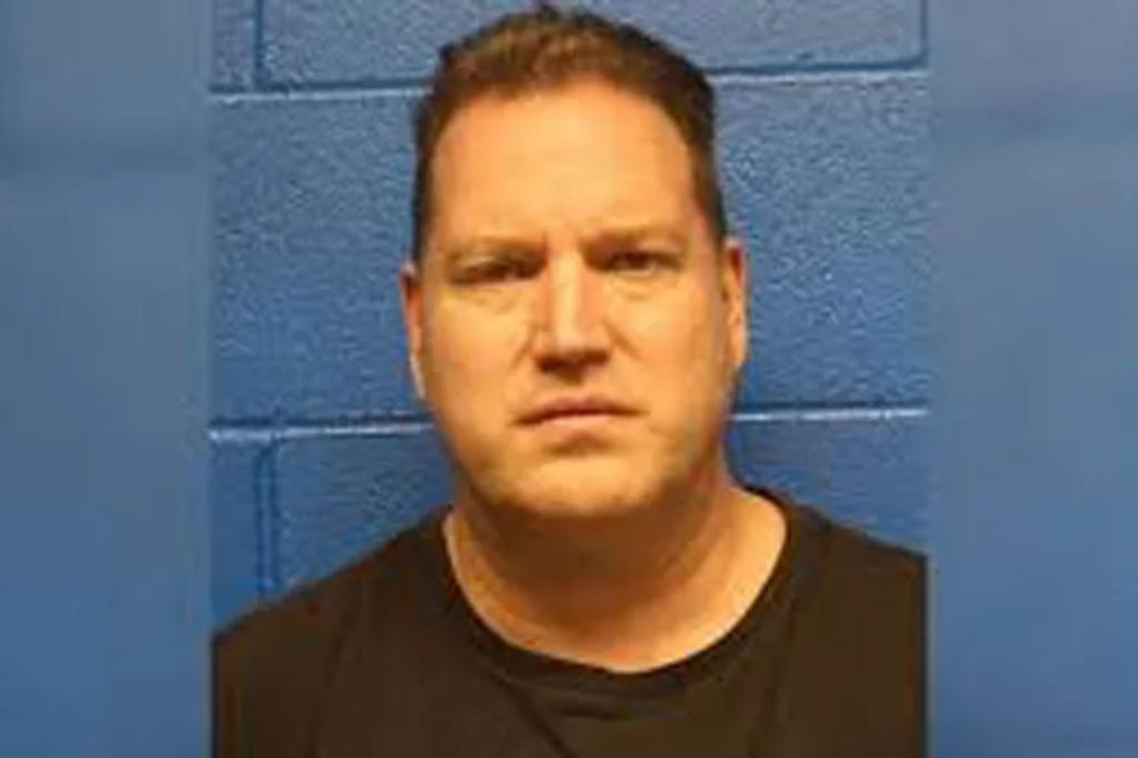 Former television news span of accused of raising the girlfriend from the throat in drunken rage, slamming him on the ground set to come to trial